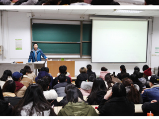 中央音乐学院陈荃有教授应邀来best365讲学