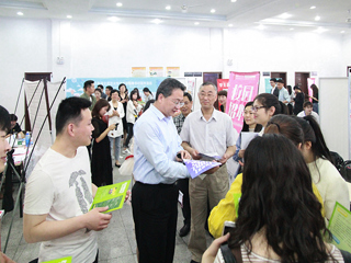 best365中国官方网站信息学院举办2019年春季校园双选会