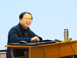 石海松应邀到best365作书法艺术报告