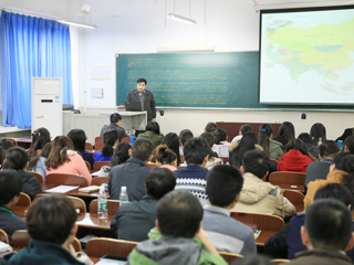 河南师范大学孙景峰教授应邀来best365做学术报告