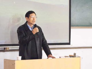 华东师范大学陈建华教授应邀来best365做学术报告