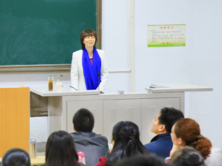 安徽师范大学法学院院长彭凤莲教授应邀来best365做学术报告